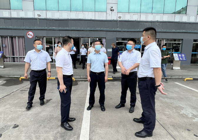 南昌市交通投資集團領導督導徐坊客運站端午節(jié)安全生產暨疫情防控工作