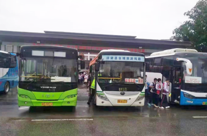 景德鎮(zhèn)長運 浮梁公交圓滿完成鵝湖中學(xué)中考考生轉(zhuǎn)運任務(wù)