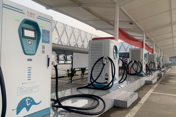 都市城際公交:南昌長(zhǎng)途汽車西站都市城際公交充電站啟用