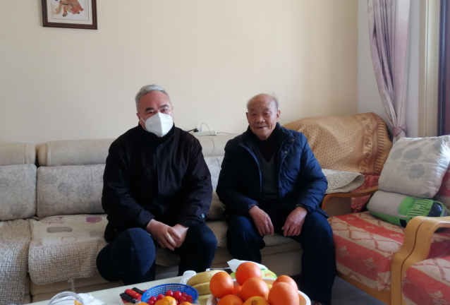 張小平、戴豪贛、黃俊、劉志堅慰問困難職工