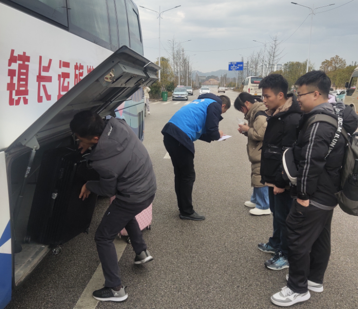 景德鎮(zhèn)長(zhǎng)運(yùn):圓滿完成“校園直通車”首發(fā)運(yùn)輸工作